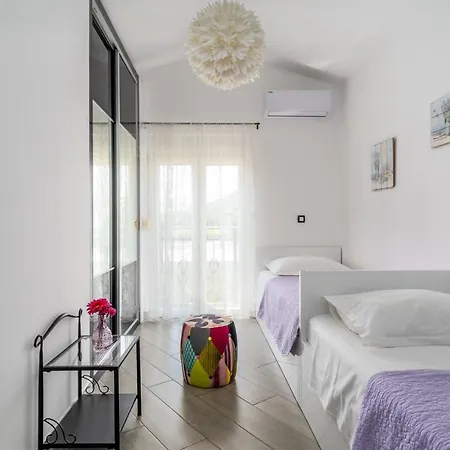 Suker - Jacuzzi, Pool, Sauna Kaštela