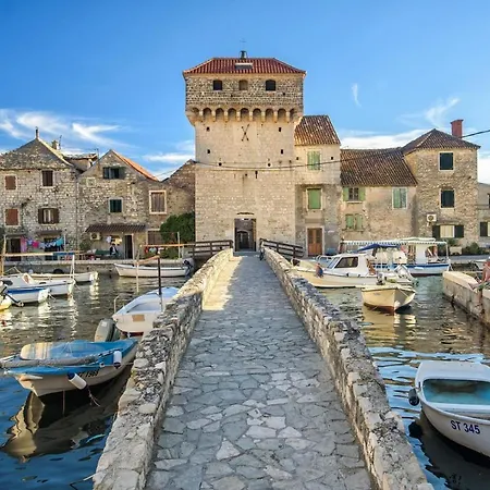 Suker - Jacuzzi, Pool, Sauna Willa *