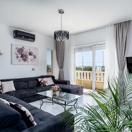 Suker - Jacuzzi, Pool, Sauna Kaštela