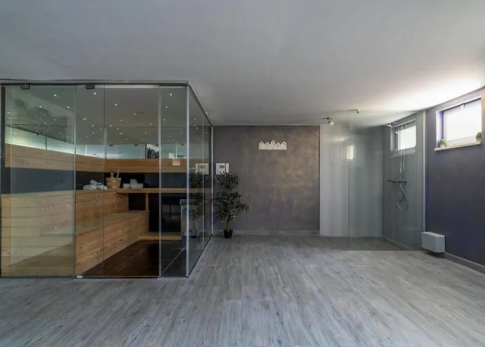 Suker - Jacuzzi, Pool, Sauna Villa Kaštela