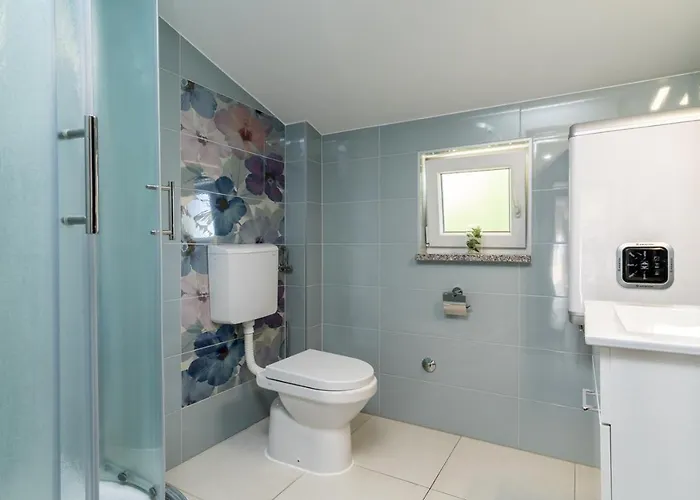 Suker - Jacuzzi, Pool, Sauna Villa