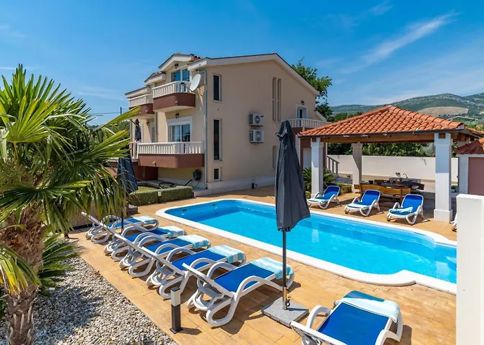 Suker - Jacuzzi, Pool, Sauna Villa Kaštela