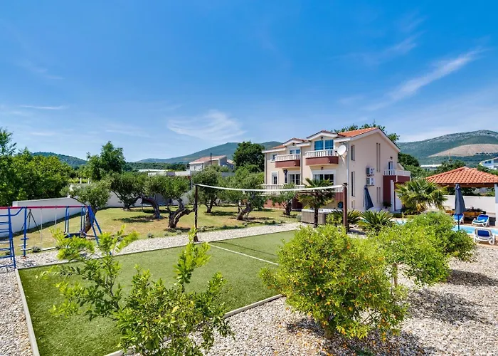 Suker - Jacuzzi, Pool, Sauna Villa