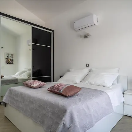 Suker - Jacuzzi, Pool, Sauna Kaštela