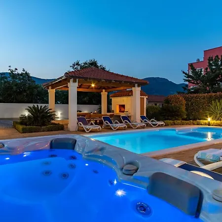 Suker - Jacuzzi, Pool, Sauna Kaštela