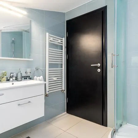 Suker - Jacuzzi, Pool, Sauna Villa *