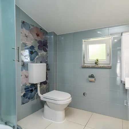 Suker - Jacuzzi, Pool, Sauna Villa