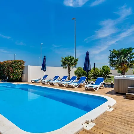 Villa Suker - Jacuzzi, Pool, Sauna Kastela