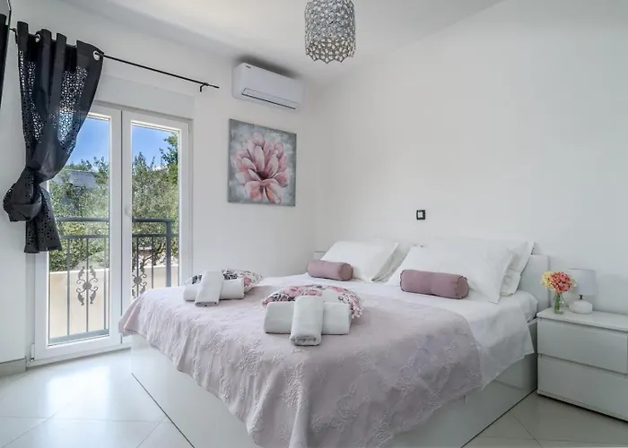 Suker - Jacuzzi, Pool, Sauna *